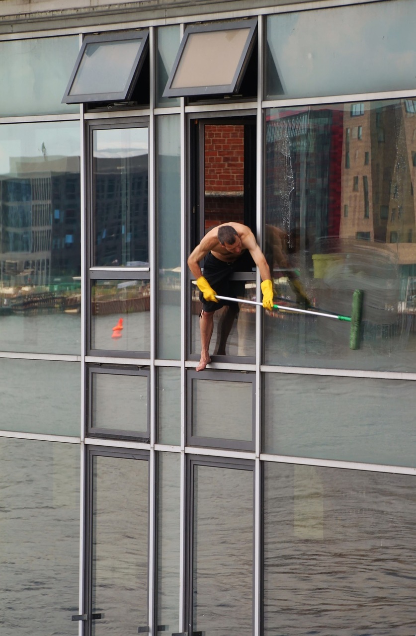 window-cleaner-246423_1280