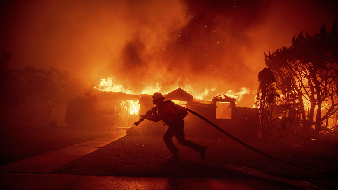 BOMBEROS